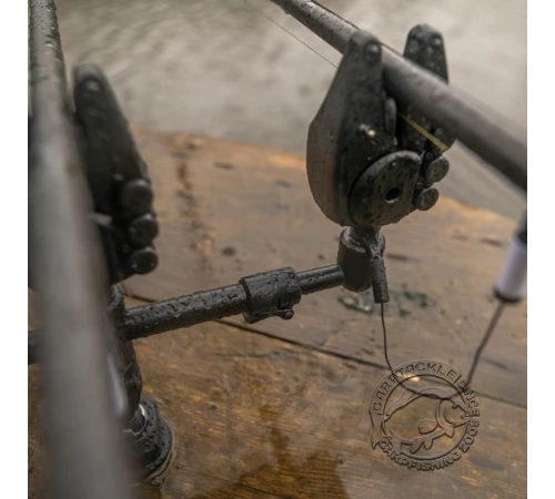 Раздвижная перекладина Avid Carp Lok Down Adjustable 2 Rod Buzz Bar